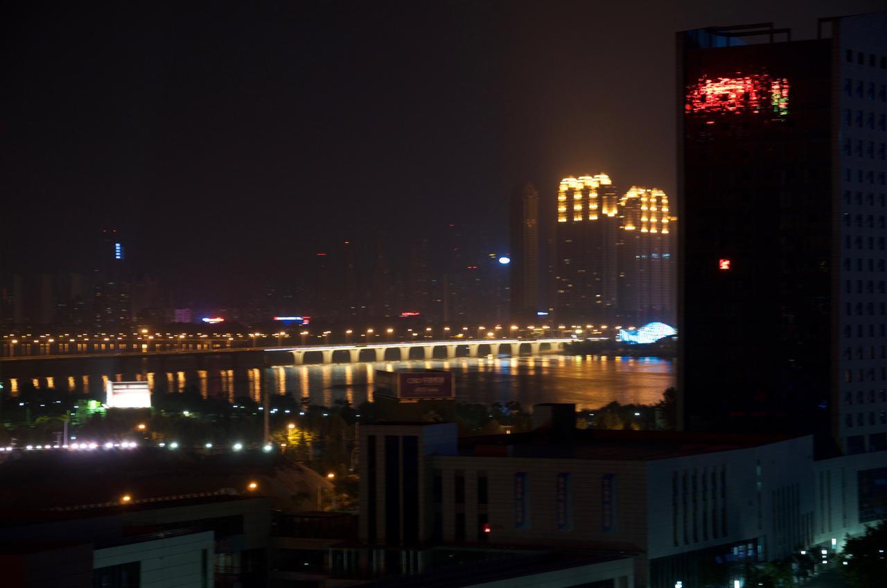 Metropolo, Wuhan, Wanda Residence, Riverside Avenue Exterior foto
